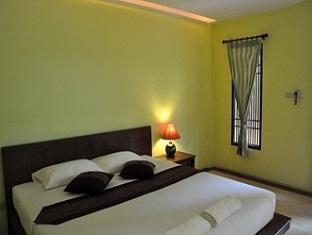 Baan Lapoon Hotel