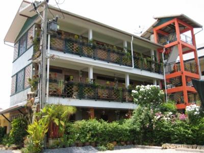 Baan Por Jai Hotel