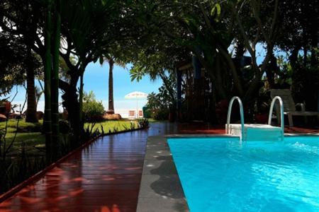 Casa Papaya Resort