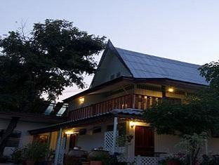 Chomanard Hut Guest House