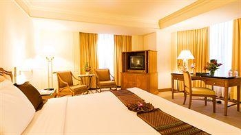 Montien Riverside Hotel