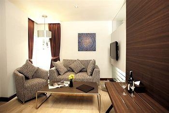 S Sukhumvit Suites Hotel