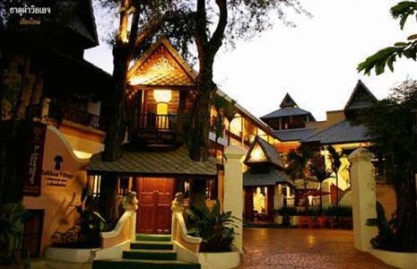 Tadkham Village Hotel