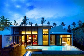 W Retreat Hotel